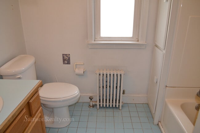 Building Photo - 81 Grotto Ave