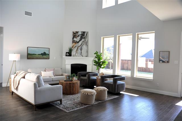 Building Photo - 7600 Clear Rapids Dr