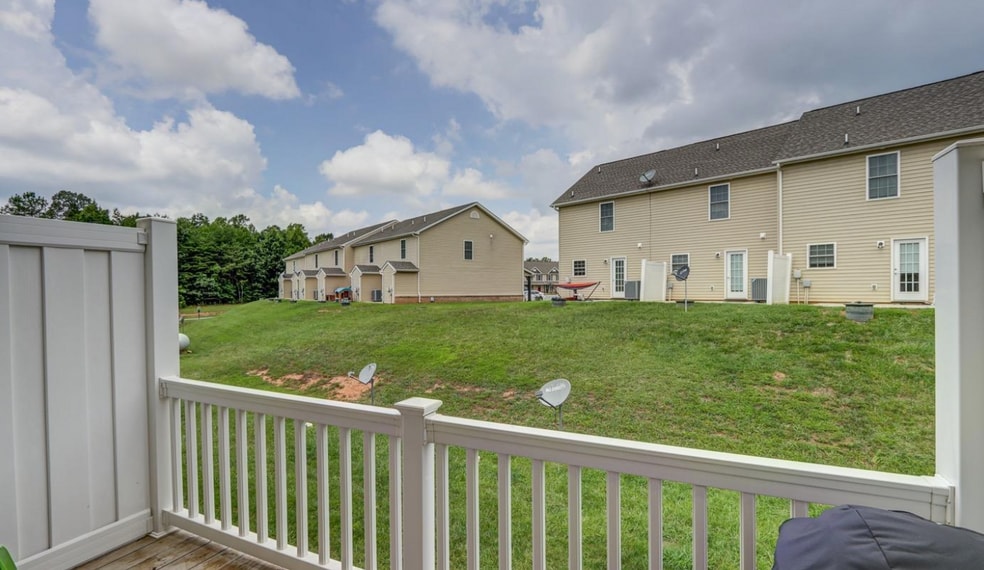 Building Photo - 27 Gloucester Dr