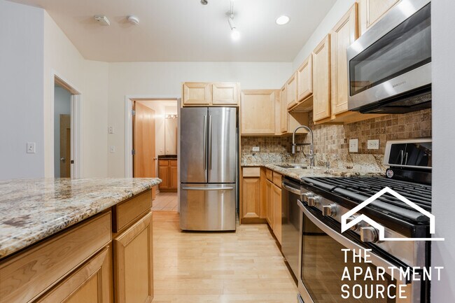 Building Photo - 2951 N Clybourn Ave