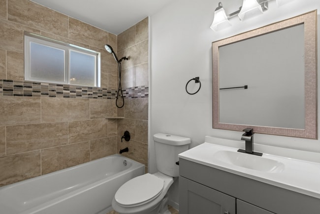 Building Photo - BEAUTIFUL HOME IN HOUSTON. MOVE IN READY!.