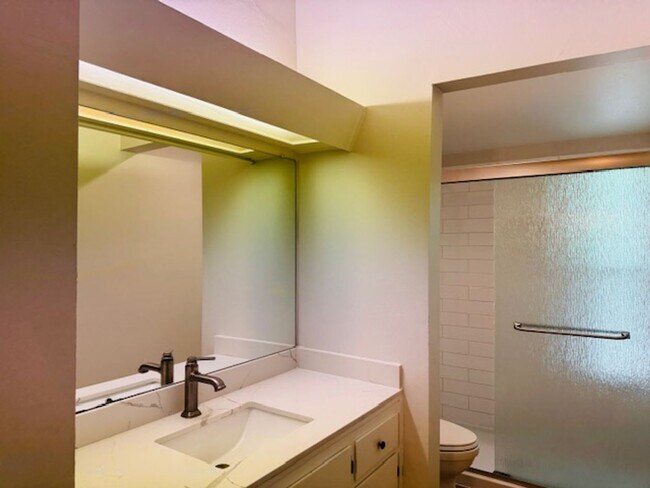 Building Photo - Spacious Two story 2 bedroom, 2 bath Condo. Move-In ready!!