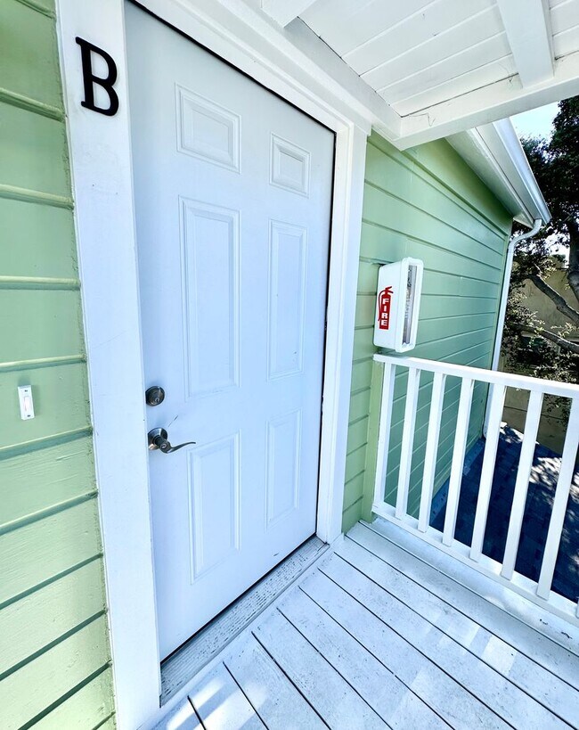 Building Photo - Third Avenue Duplex
