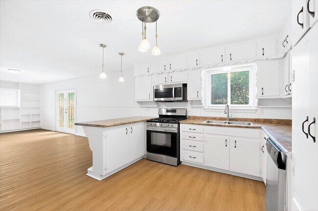 Building Photo - 3BR/2BA North Richland Hills Home with Updated Finishes