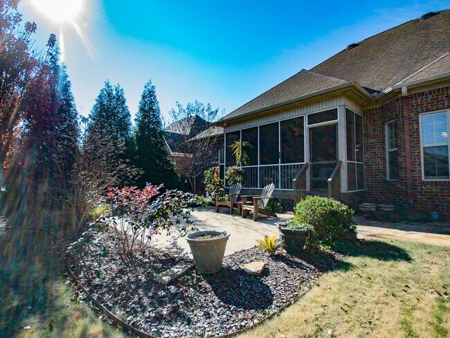 Building Photo - Lake Forest Subdivision. Enjoy all the ame...