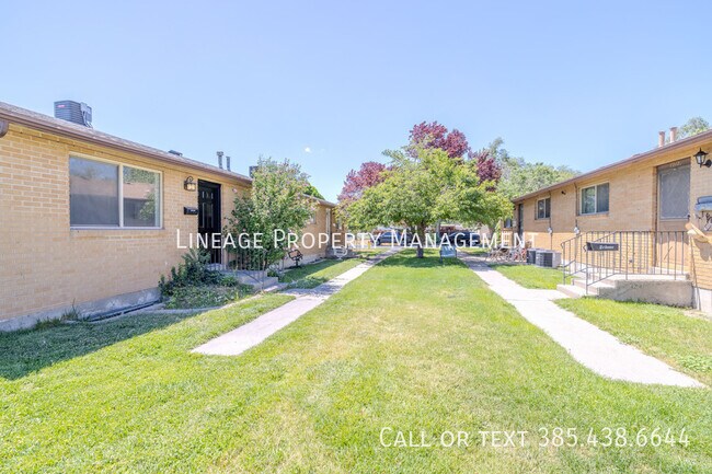 Building Photo - 1223 Emery-B