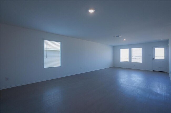 Building Photo - 308 Cowpoke Dr