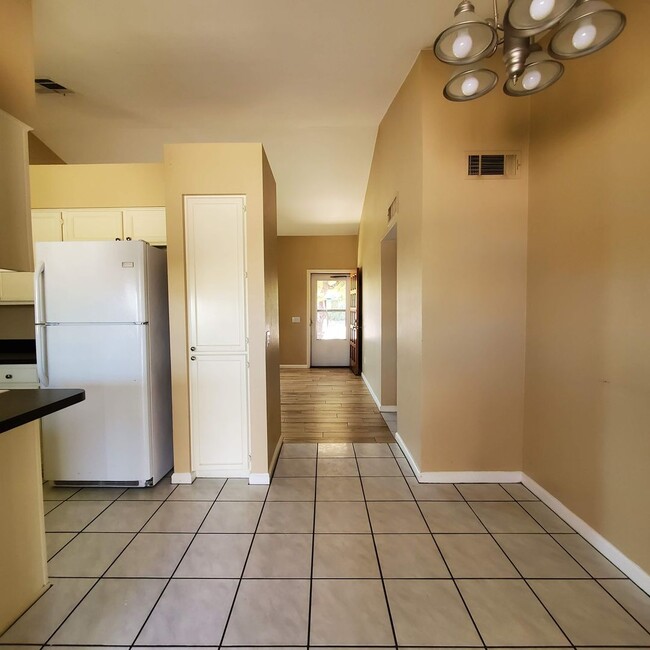 Building Photo - 3 BEDROOM CORNER LOT HOME IN CHANDLER W HU...