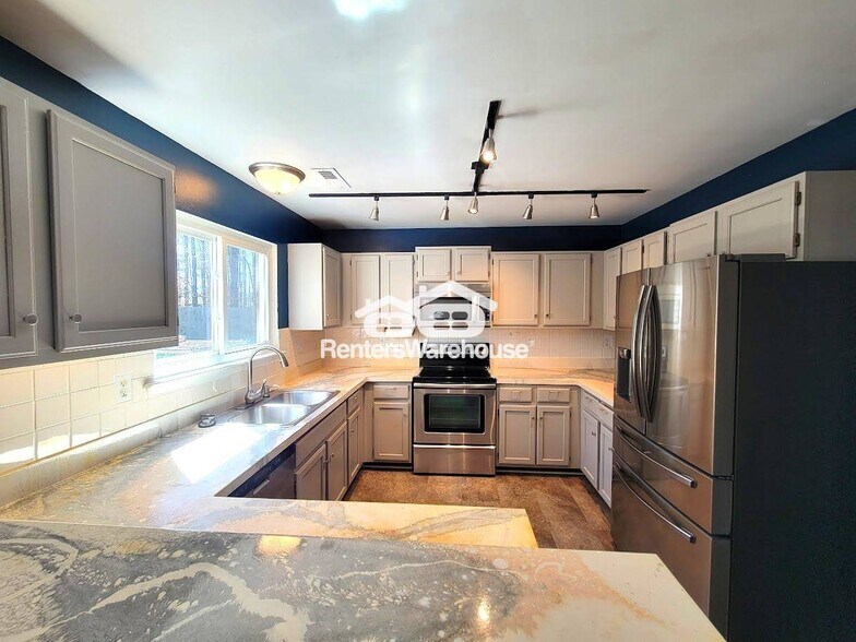 Building Photo - 2135 Sunset Maple Ln