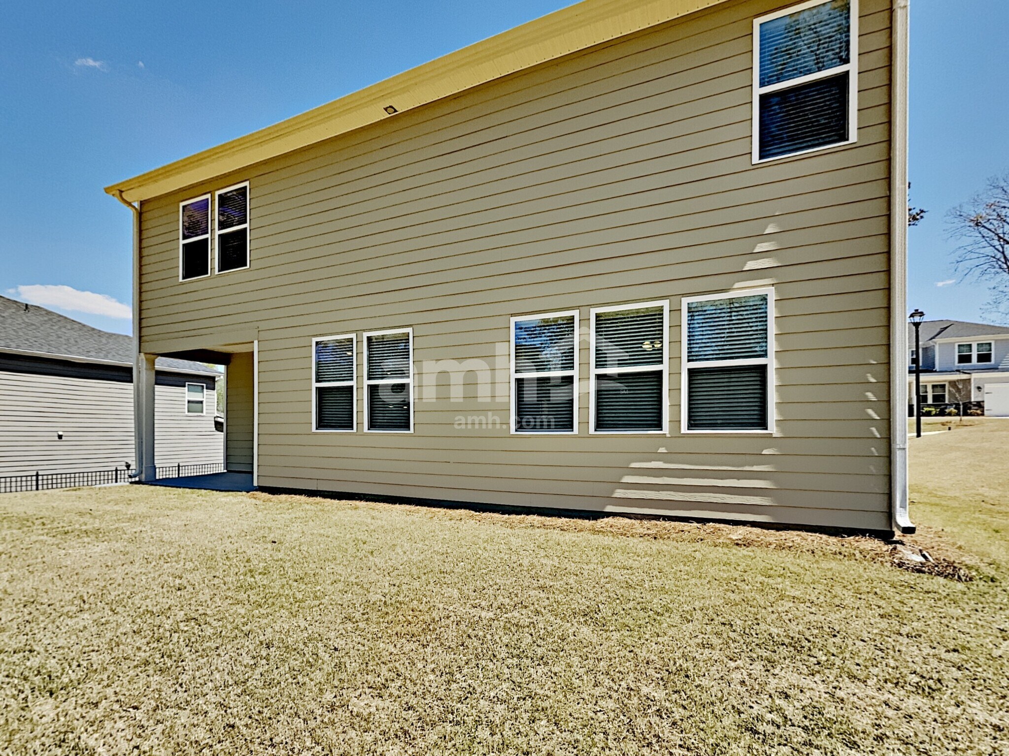 Building Photo - 144 Lindridge Dr