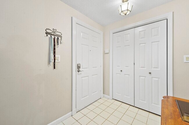 Building Photo - 11 Ledgewood Way