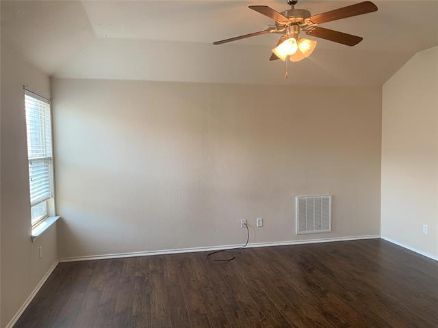 Building Photo - 940 Lake Grove Dr