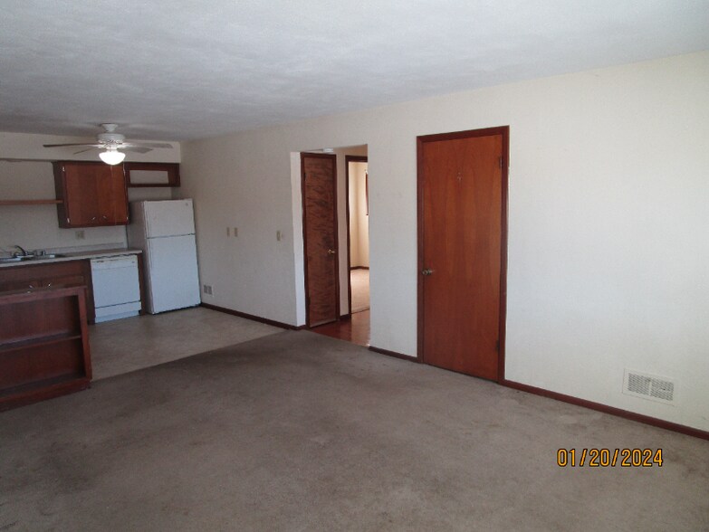Building Photo - 744 N Webb Ave