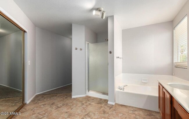 Building Photo - 1811 S 39th St