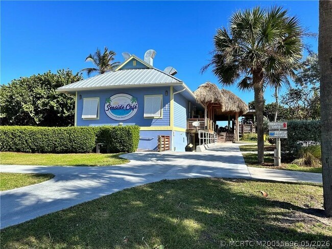 Building Photo - 352 NE Starboard Way