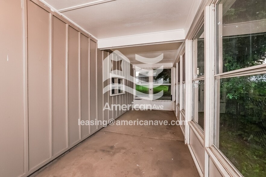 Building Photo - 1217 Homewood Ave SW