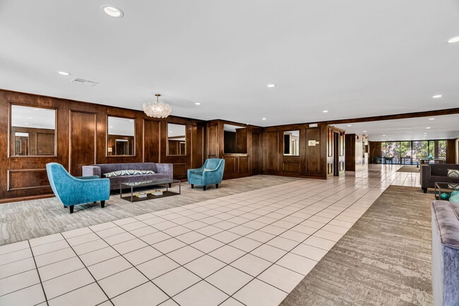 Building Photo - 1124 Kings Rd