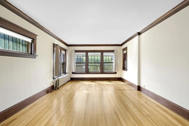 Building Photo - 971 Goodrich Ave
