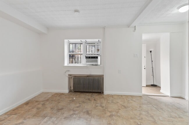 Building Photo - 822 Palisade Ave