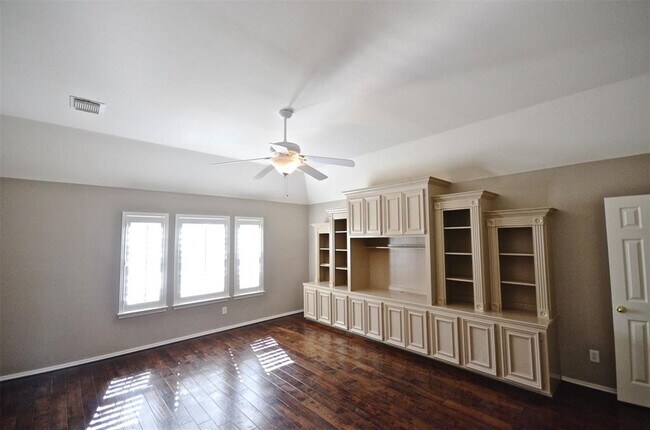 Building Photo - 5802 Sage River Ct