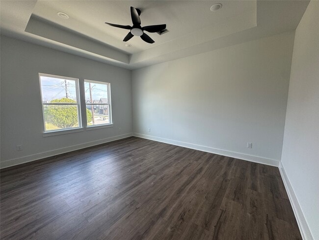 Building Photo - 7989 Sunbury St