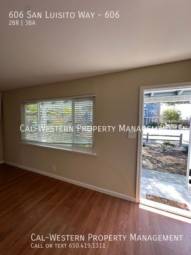 Building Photo - Sunnyvale Duplex.  2 bedroom, 2.5 bath.