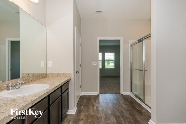 Building Photo - 5654 Alexander Springs Pl