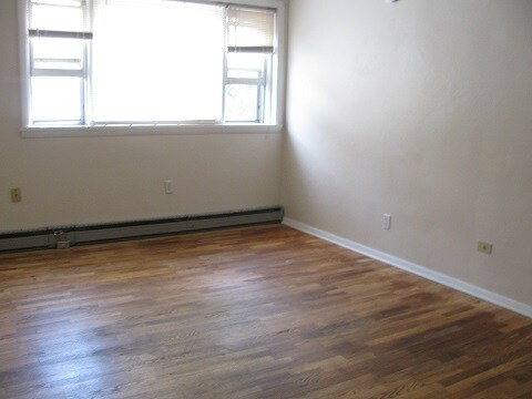 Building Photo - 306 W Hill St