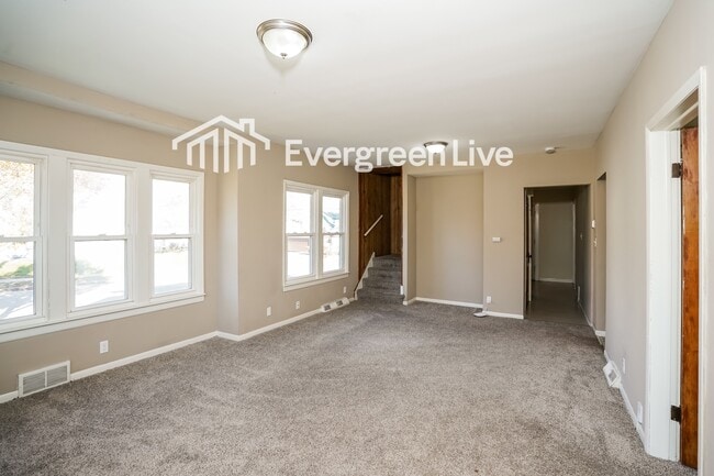 Building Photo - 2202 S 71st St