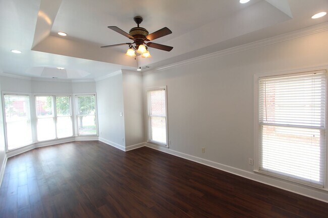 Building Photo - 4 Bedroom 2.5 Bath Lake Cyrus Beauty LOADE...