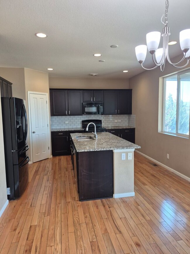 Building Photo - Spacious 5-Bed Home in Banning Lewis Ranch – Mountain Views