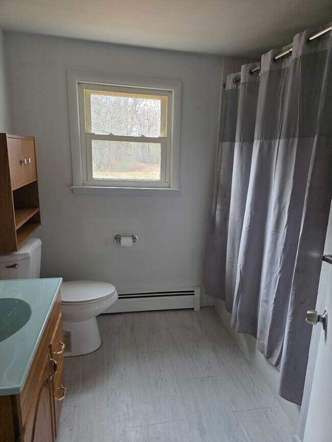 Building Photo - 139 Buck St