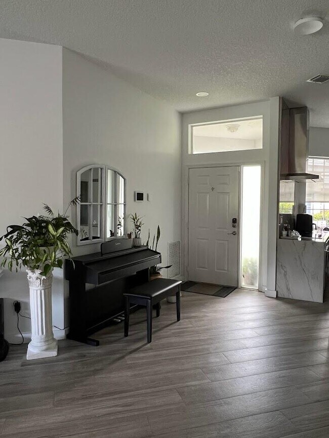 Building Photo - 2591 Country Golf Dr