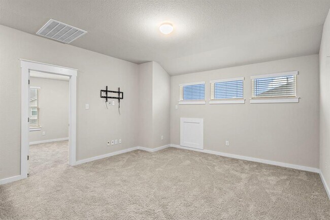 Building Photo - 17200 Leafroller Dr
