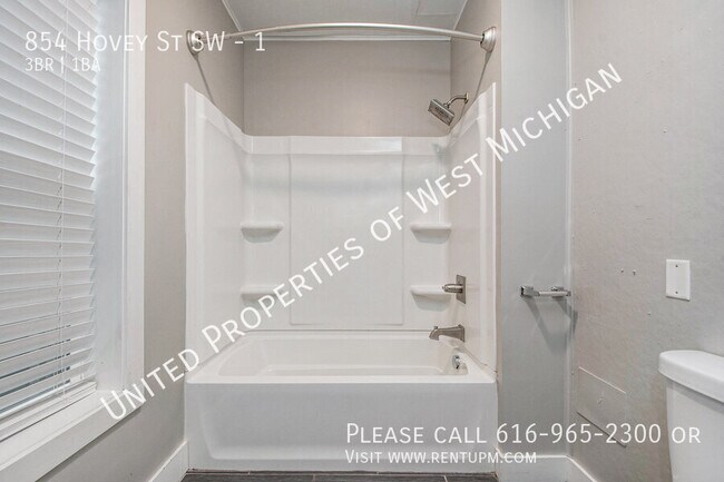Building Photo - 854 Hovey St SW