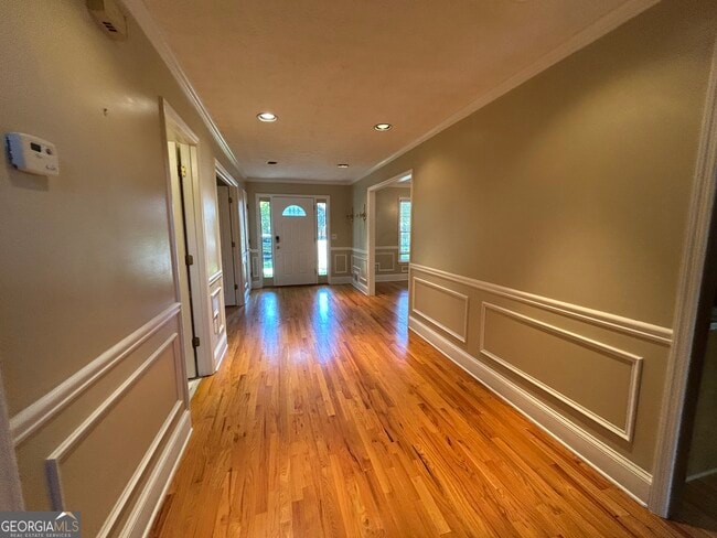 Building Photo - 700 Singley Ct SW