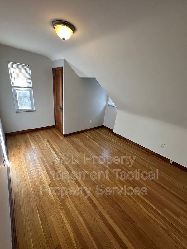 Building Photo - 781 E 236th St