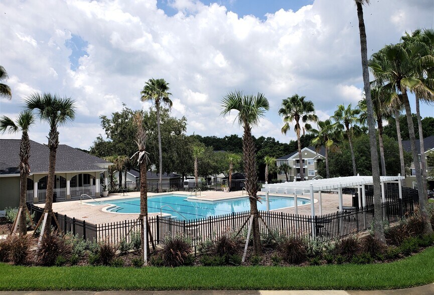 Building Photo - 4240 Summer Landing Dr