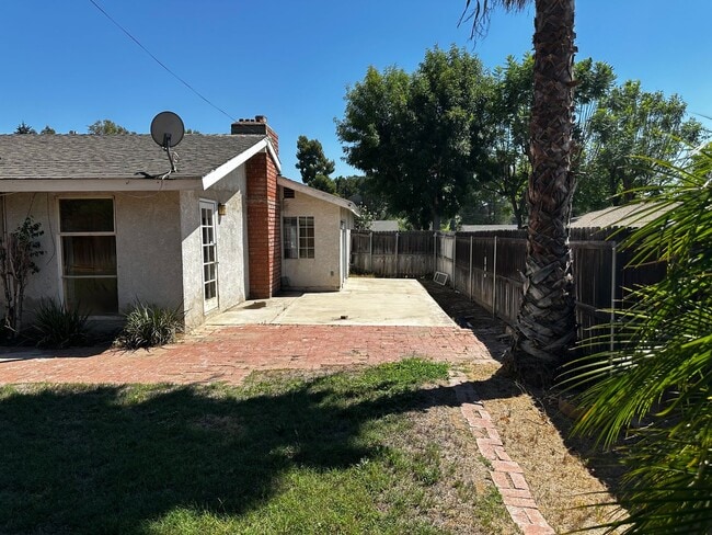 Building Photo - Riverside Home For Rent- 3 bedrooms!