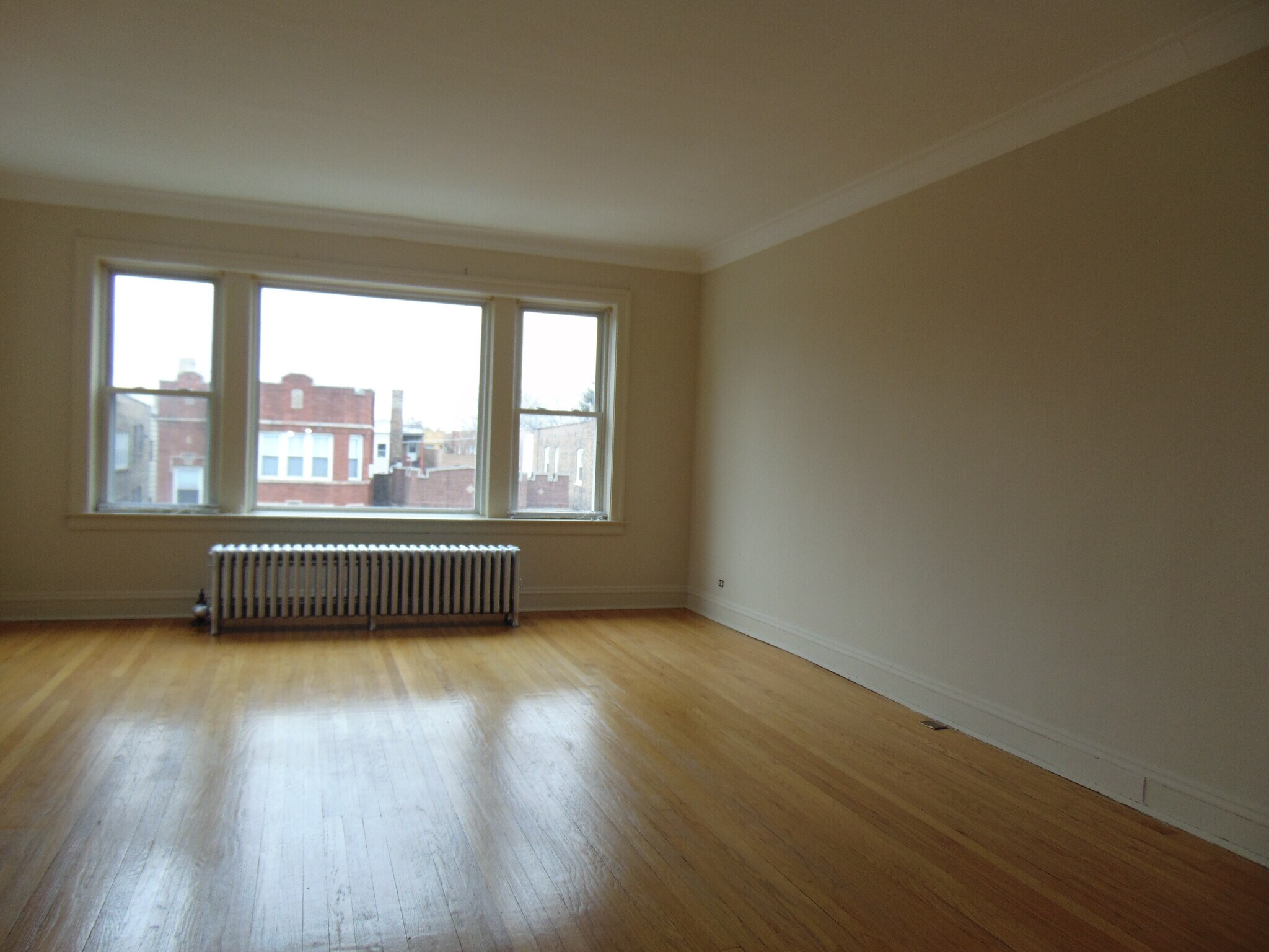 Building Photo - 8221 S Eberhart Ave