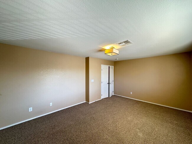 Building Photo - Discovery Hills