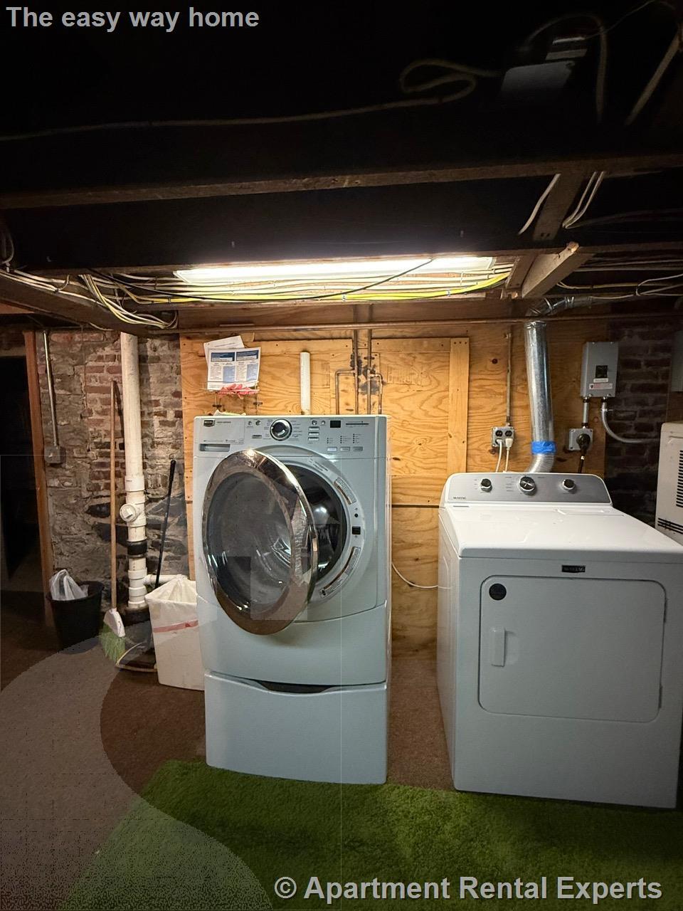 Building Photo - 25 Putnam St