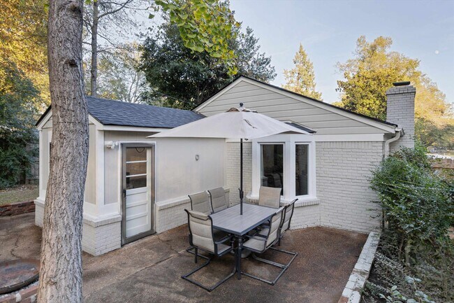 Building Photo - 5270 Edenshire Ave