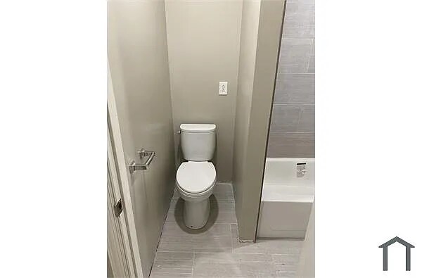 Building Photo - 2144 Bridge St