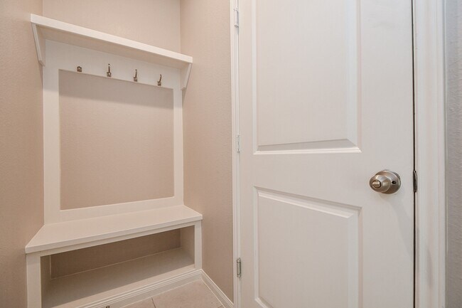 Building Photo - 2331 Watermelon Way