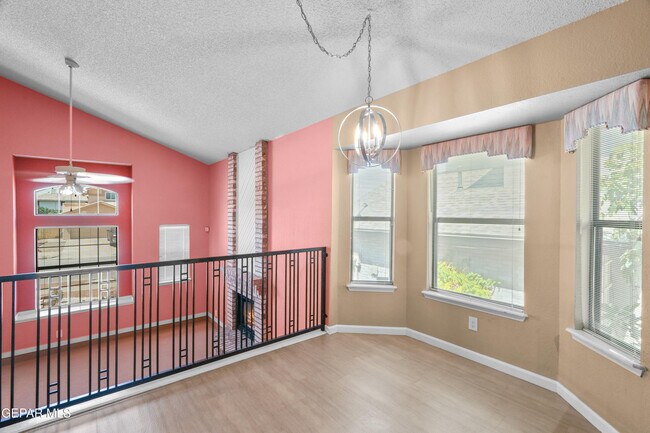 Building Photo - 4644 Loma De Cobre Dr