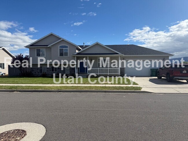 Building Photo - Large Home in Lehi!
