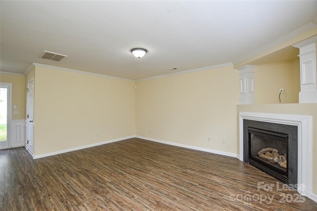 Building Photo - 6754 Sequoia Hills Dr