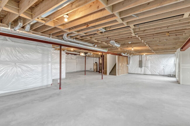 Building Photo - 668 Branson Dr