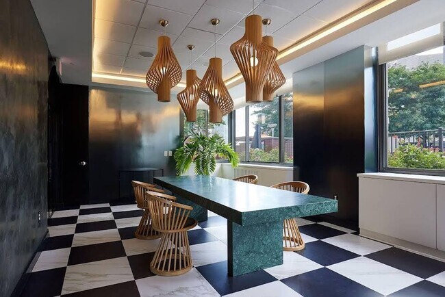 Building Photo - 427 Washington Blvd